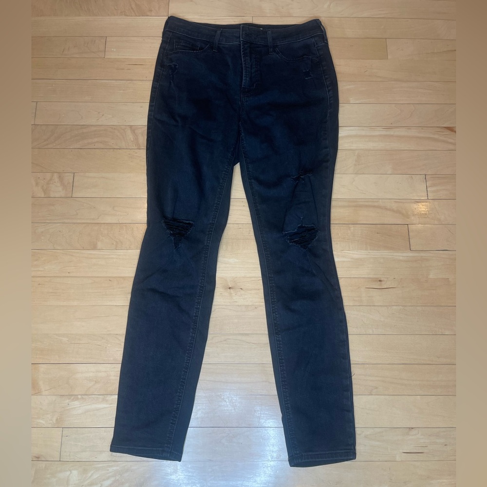 Old Navy Black Denim Jeans ~ Style: High-Rise Rockstar Super Skinny. Size 6.